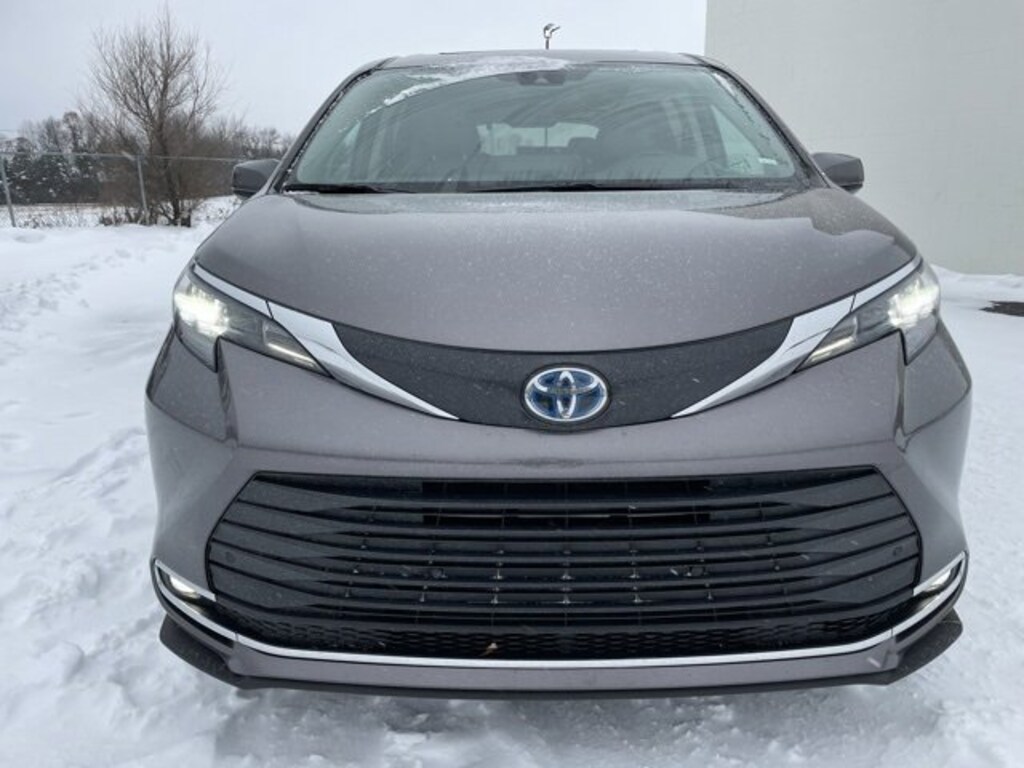 Used 2024 Toyota Sienna XLE