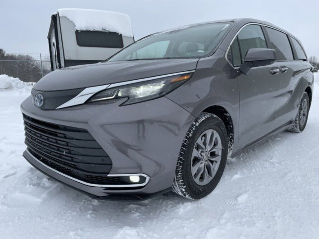Used 2024 Toyota Sienna XLE