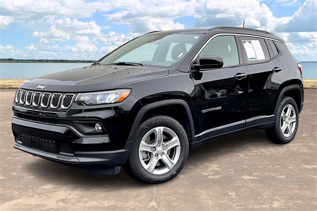 2024 Jeep Compass Latitude photo 3