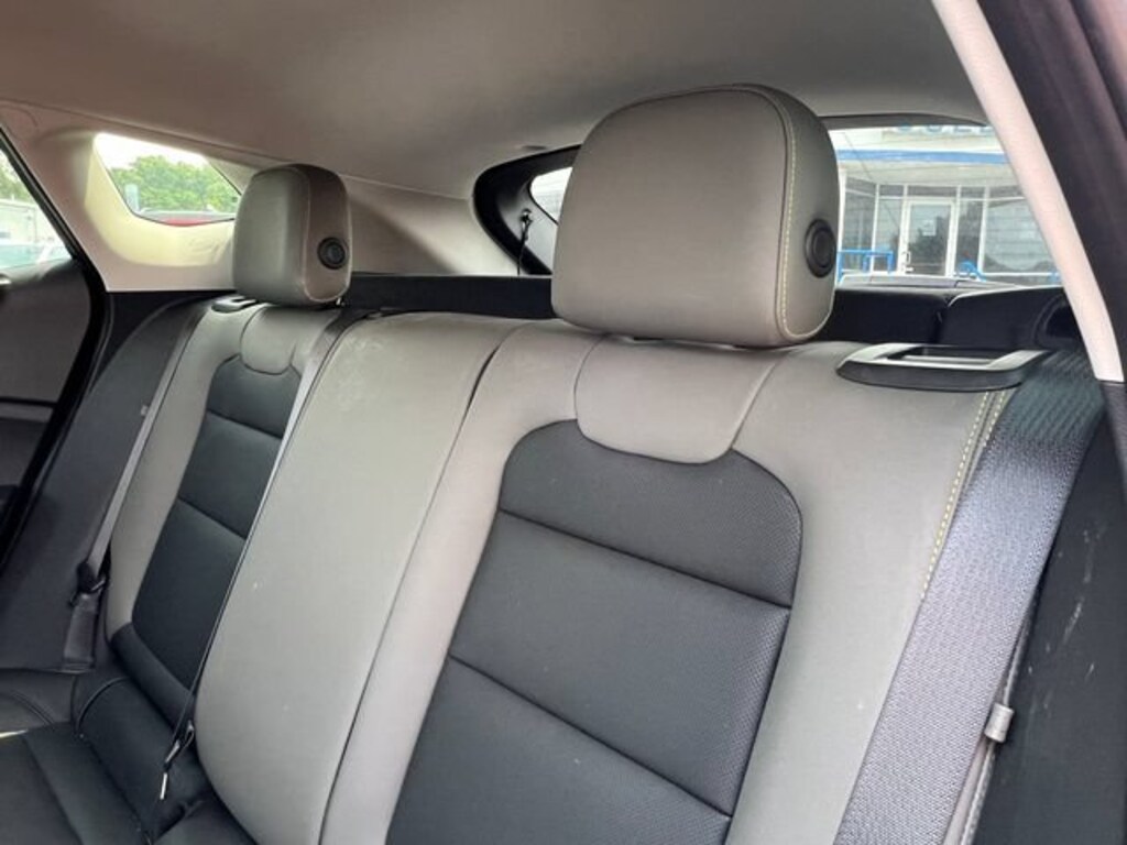 Used 2025 Chevrolet Trax Activ SUV