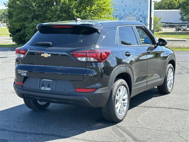 2026 Chevrolet Trailblazer LS photo 3