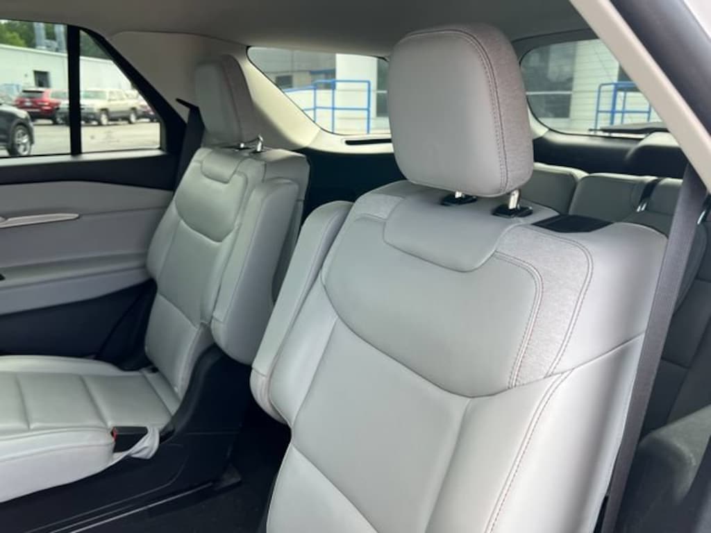 Used 2025 Ford Explorer Active SUV