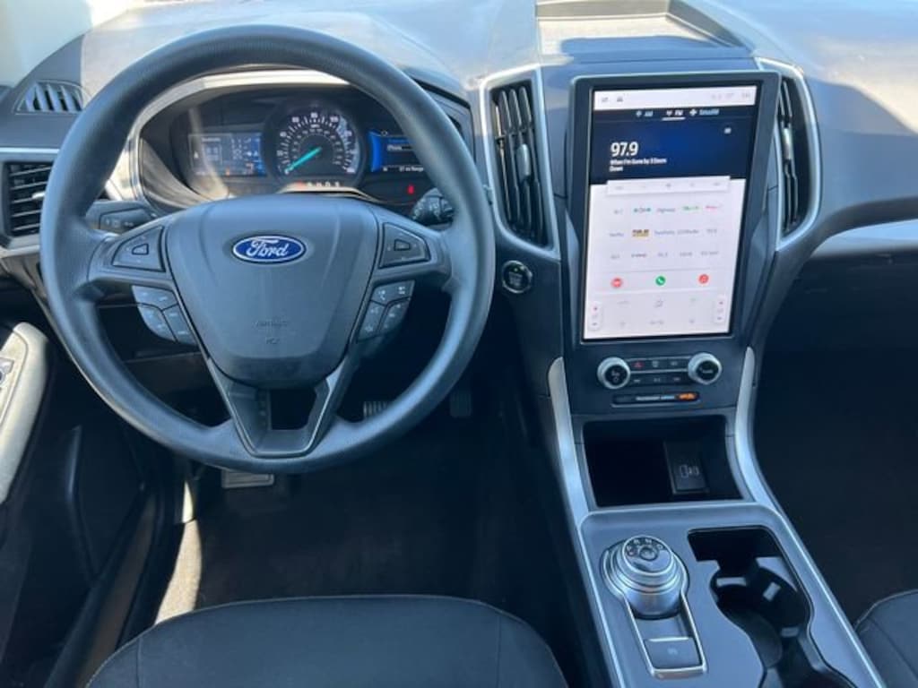 Used 2023 Ford Edge SE