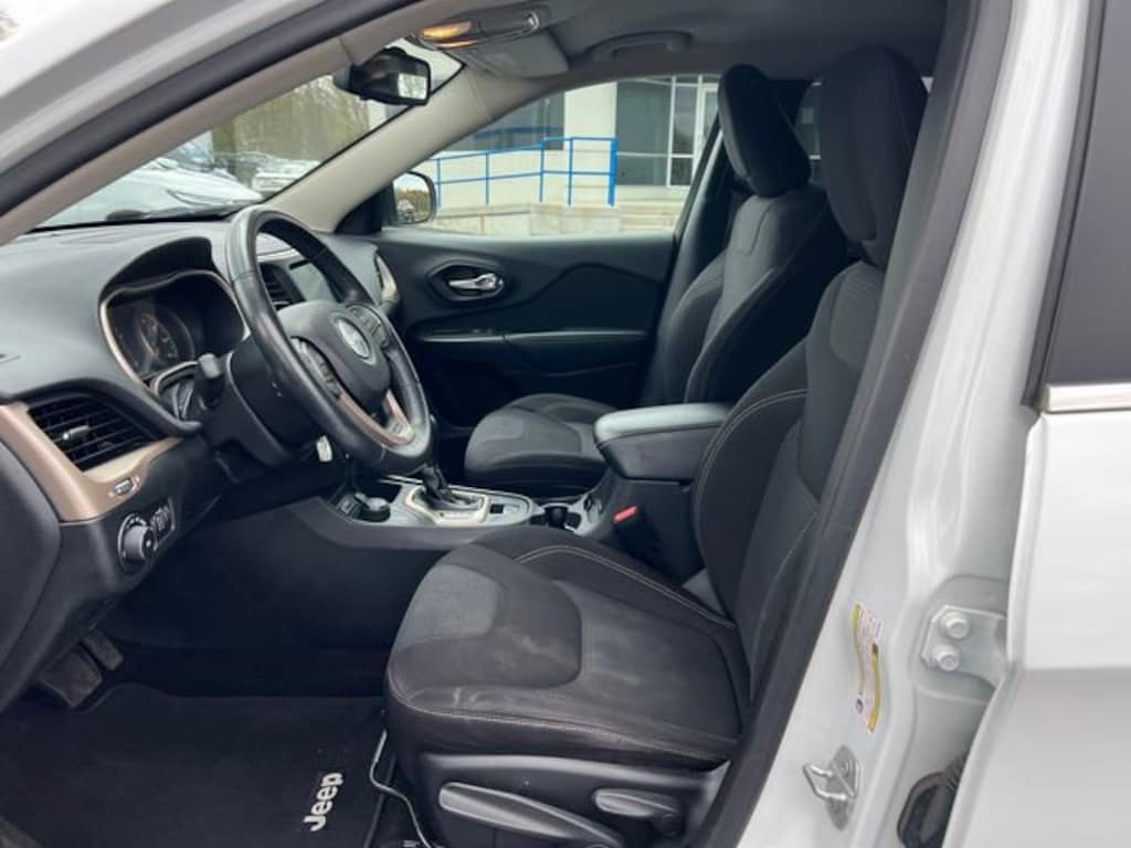 Used 2015 Jeep Cherokee Latitude SUV