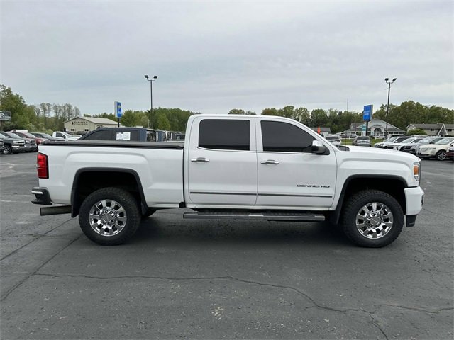Used 2016 GMC Sierra 2500 Denali HD Denali with VIN 1GT12UE83GF226190 for sale in Rockford, MI