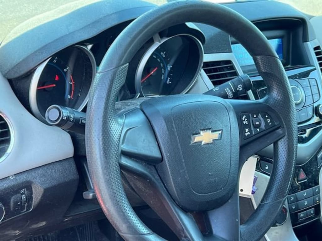Used 2014 Chevrolet Cruze LS Car