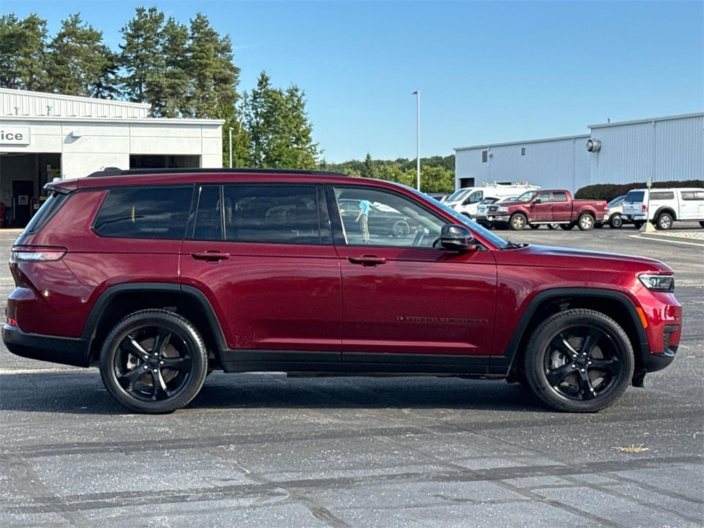 Used 2022 Jeep Grand Cherokee L Altitude SUV