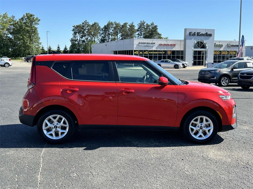 Used 2022 Kia Soul LX with VIN KNDJ23AU8N7169862 for sale in Greenville, MI