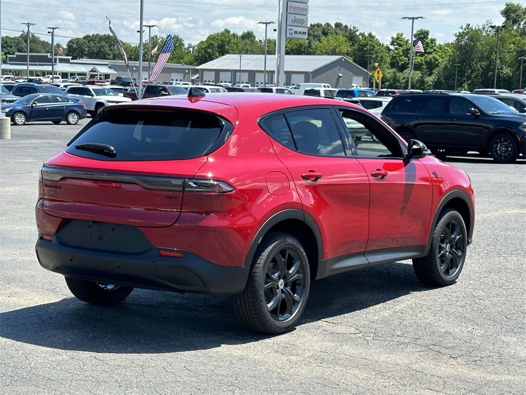 2024 Dodge Hornet GT photo 3