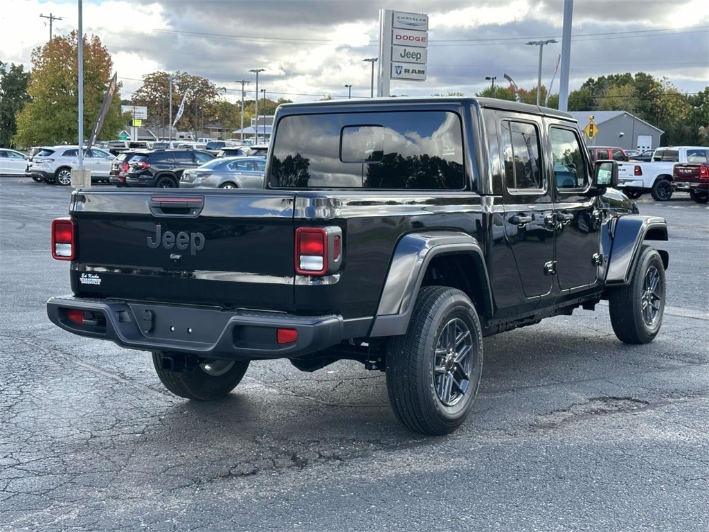 New 2025 Jeep Gladiator SPORT S 4X4 Pickup