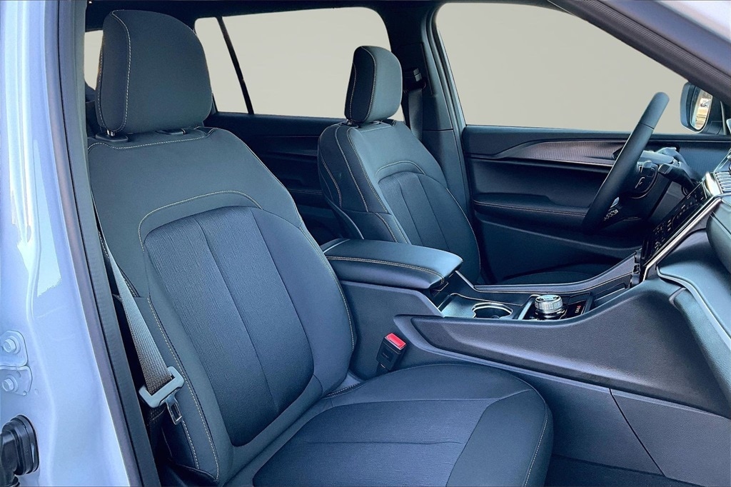 2025 Jeep Grand Cherokee L Laredo - Photo 11