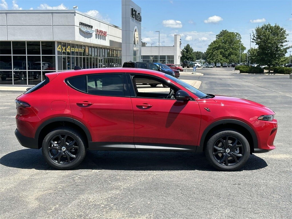 2024 Dodge Hornet GT photo 2