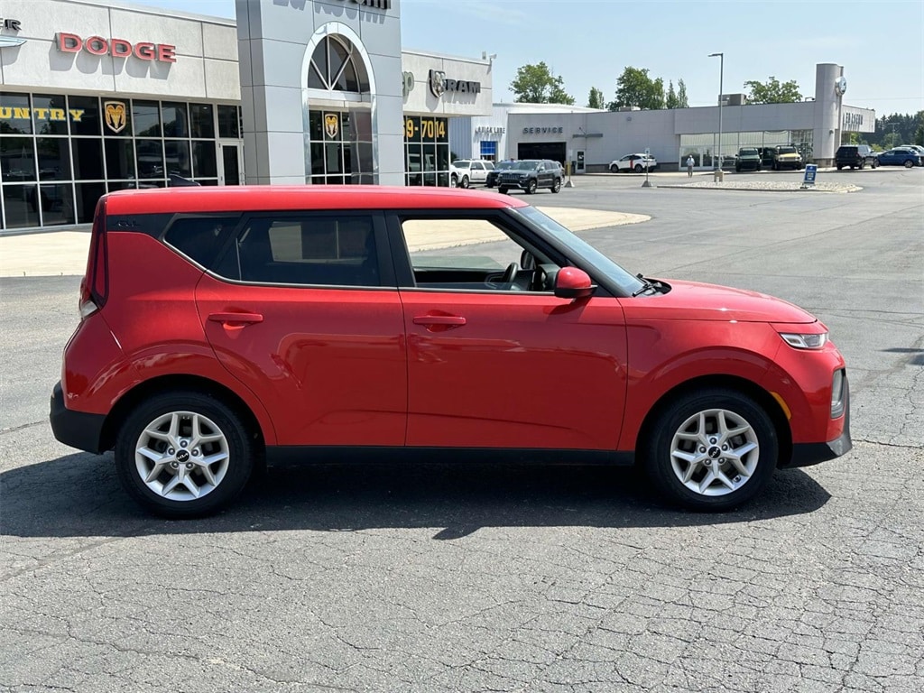Used 2022 Kia Soul LX with VIN KNDJ23AU8N7169862 for sale in Greenville, MI