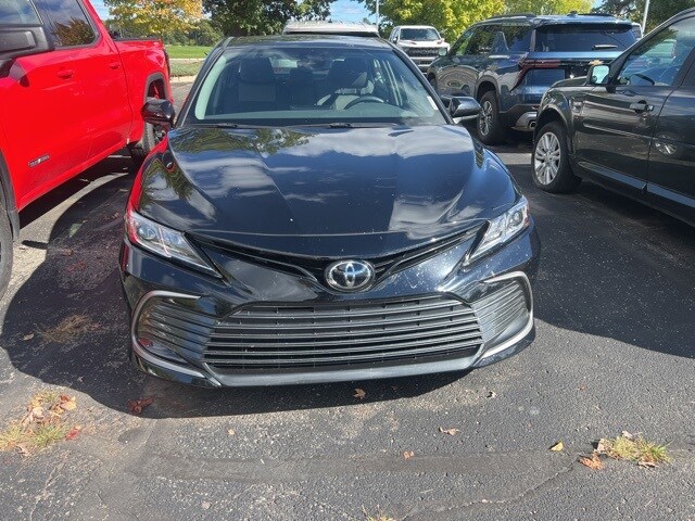 2023 Toyota Camry LE photo 2