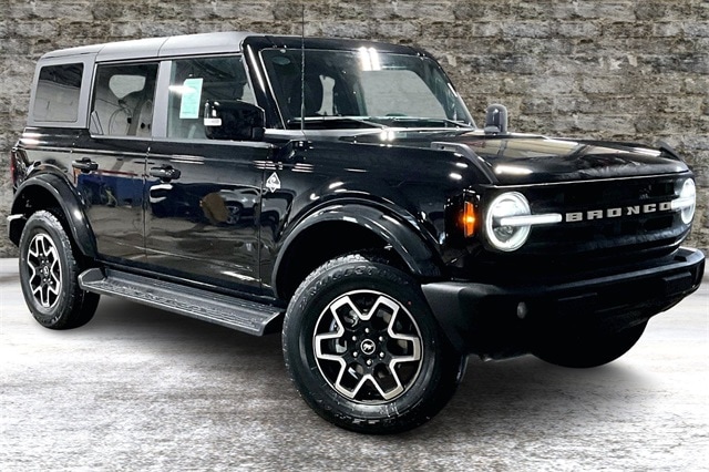 2025 Ford Bronco 4-Door Outer Banks's photo