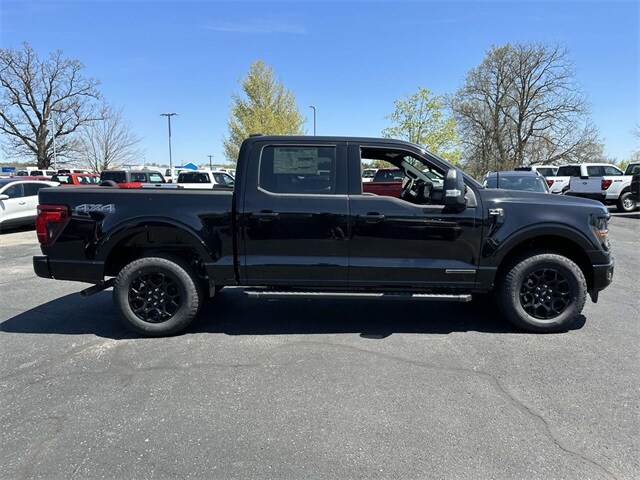 2025 Ford F-150 XLT photo 2