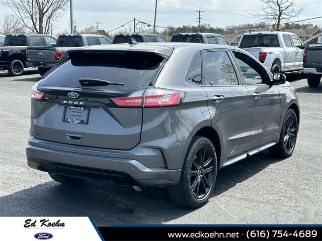2024 Ford Edge ST photo 3