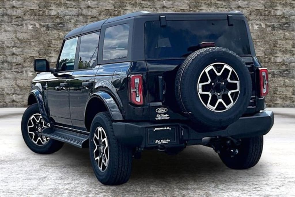 New 2026 Ford Bronco Outer Banks SUV