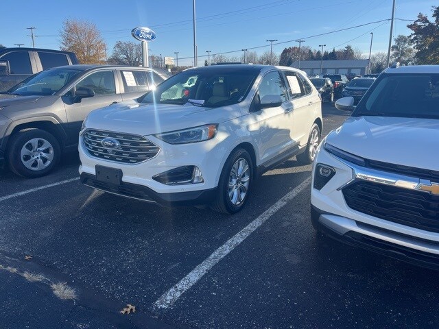 2020 Ford Edge Titanium photo 4