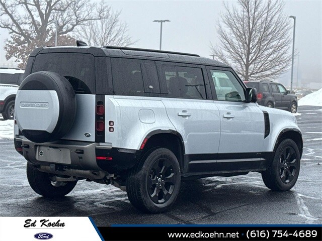 2021 Land Rover Defender 110 X-Dynamic HSE photo 3