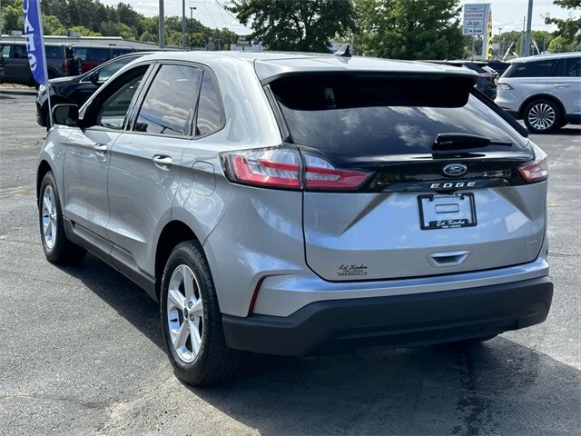 2022 Ford Edge SE photo 4