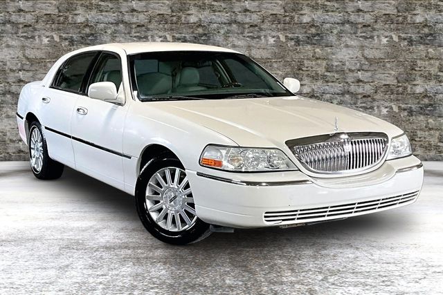 2004 Lincoln Town Car Ultimate