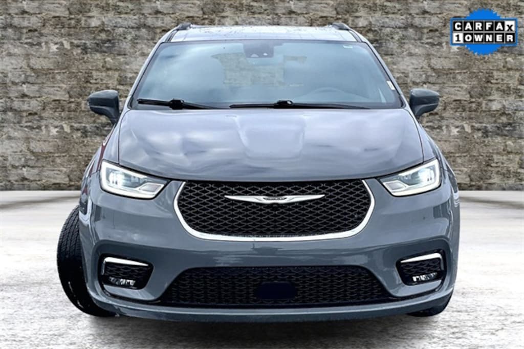 Used 2022 Chrysler Pacifica Touring Minivan/Van