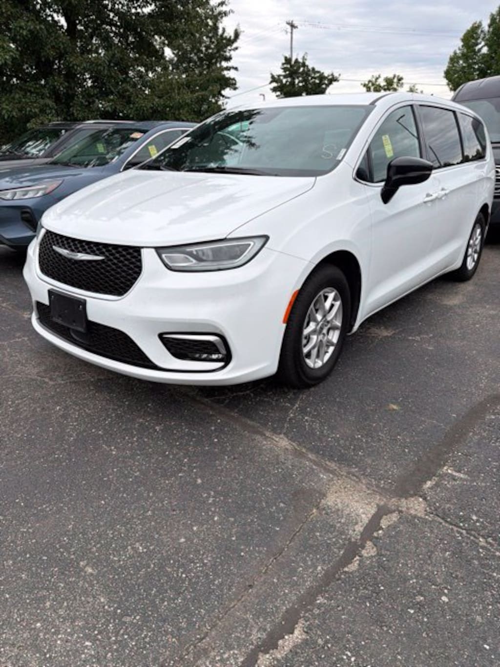 Used 2025 Chrysler Pacifica Select Minivan/Van