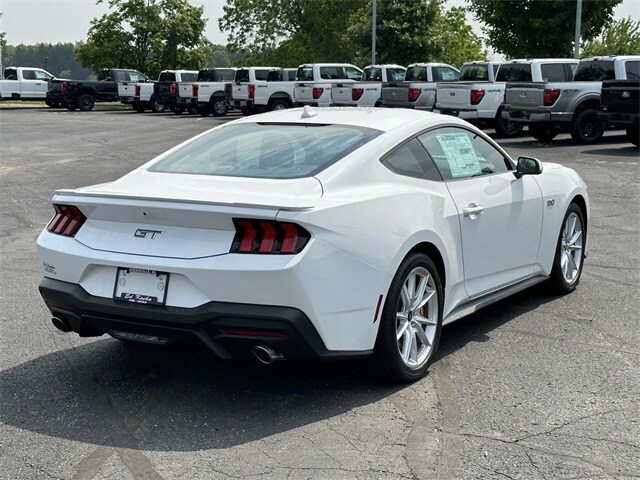2025 Ford Mustang GT Premium photo 2