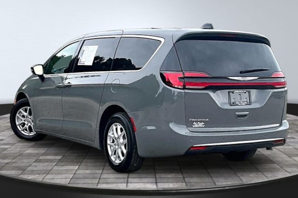 Used 2025 Chrysler Pacifica Select Minivan/Van