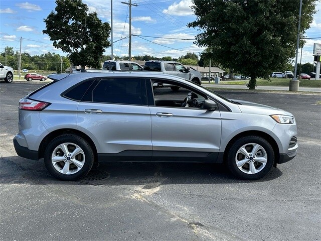 2022 Ford Edge SE photo 2