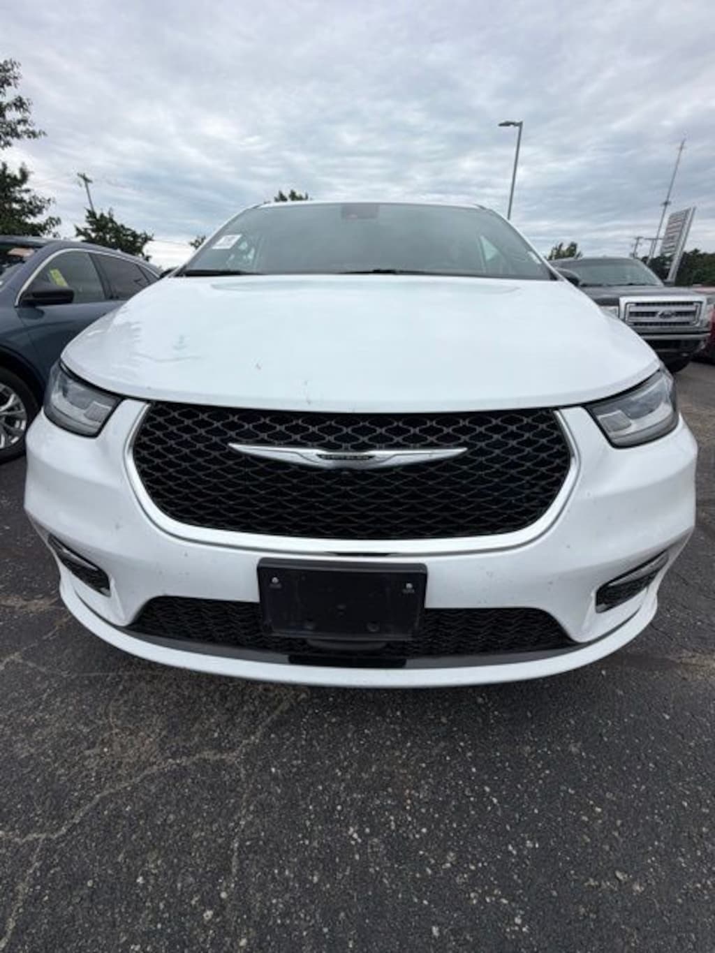 Used 2025 Chrysler Pacifica Select Minivan/Van