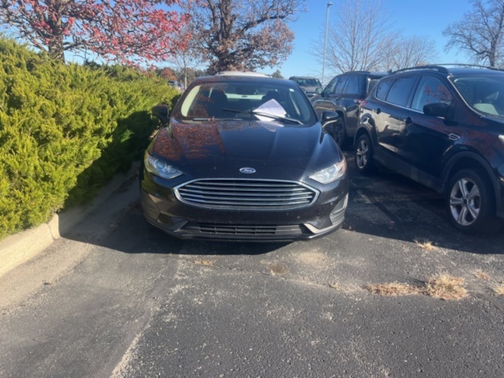 Used 2019 Ford Fusion Hybrid SE Sedan