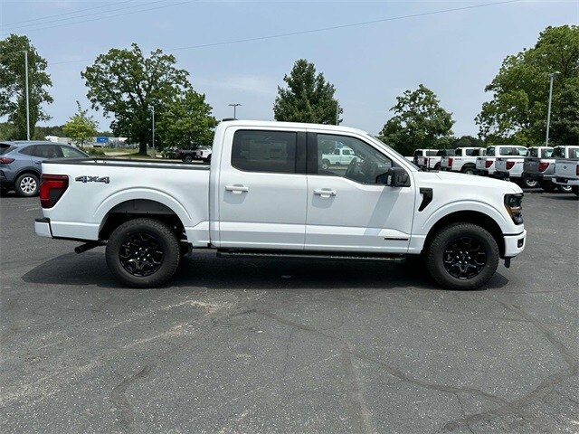2025 Ford F-150 XLT photo 2