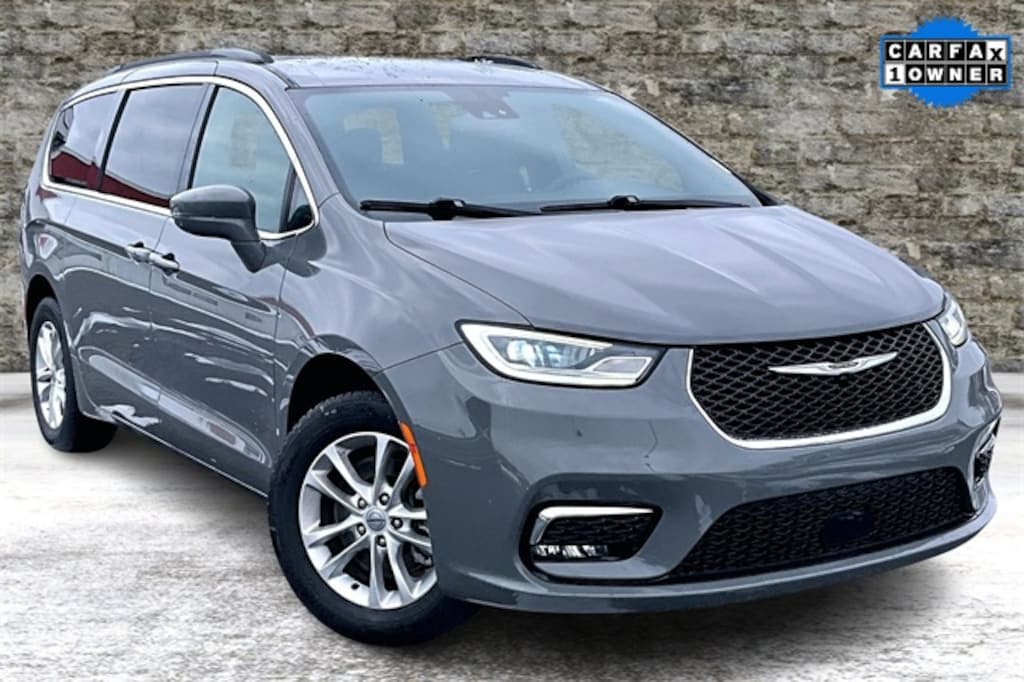 Used 2022 Chrysler Pacifica Touring Minivan/Van
