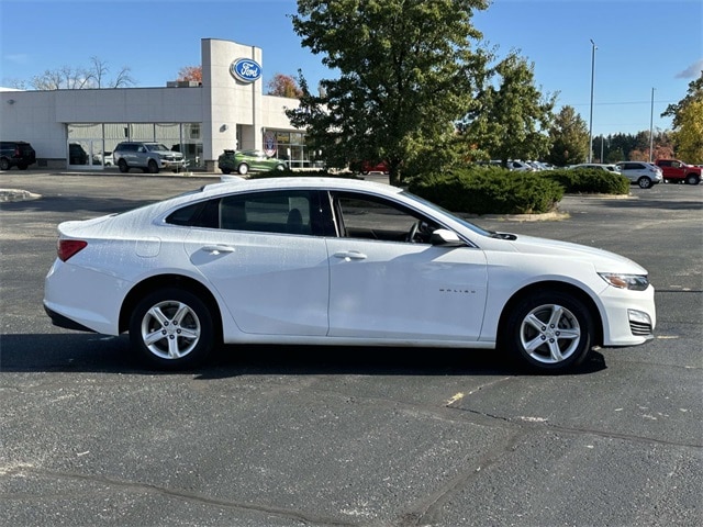 Used 2023 Chevrolet Malibu 1LT with VIN 1G1ZD5ST8PF221328 for sale in Greenville, MI