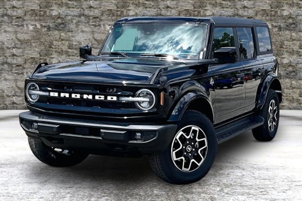 New 2026 Ford Bronco Outer Banks SUV