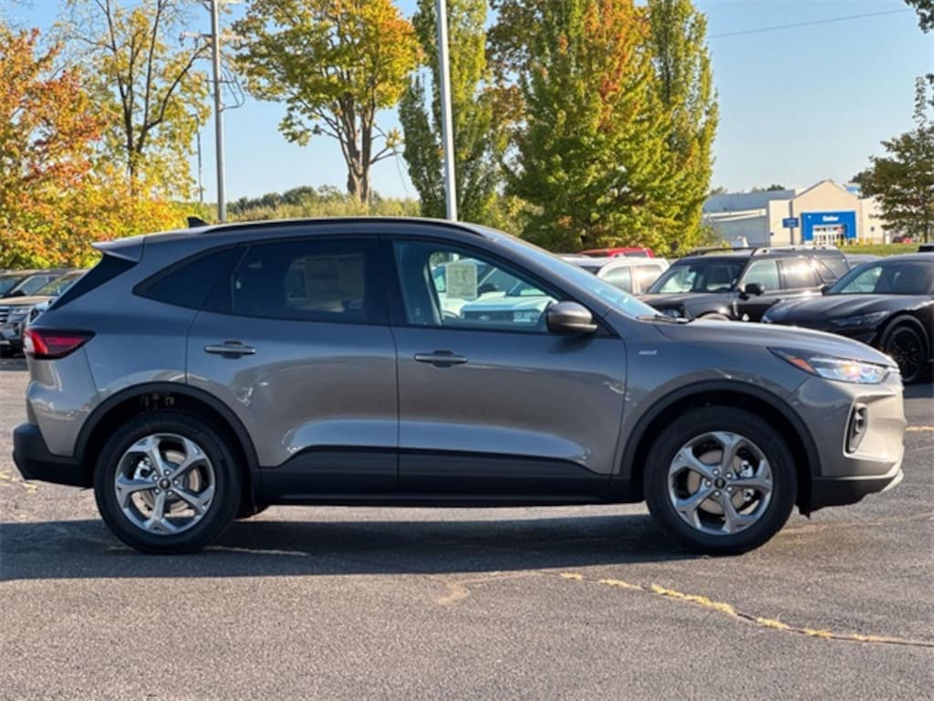 New 2026 Ford Escape Hybrid ST-Line Select SUV