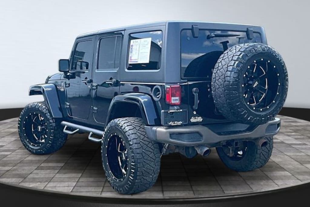 Used 2017 Jeep Wrangler Unlimited Sahara SUV