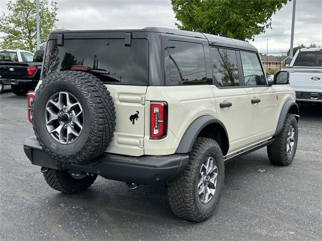 2025 Ford Bronco Badlands photo 3