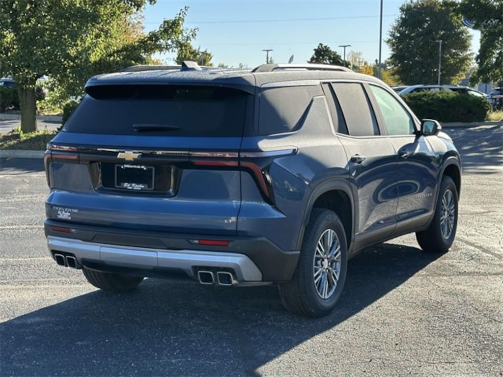 Used 2024 Chevrolet Traverse LT SUV