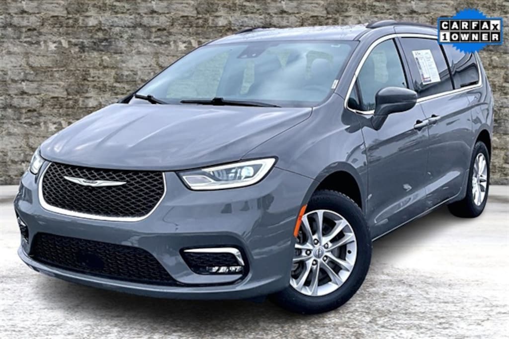 Used 2022 Chrysler Pacifica Touring Minivan/Van