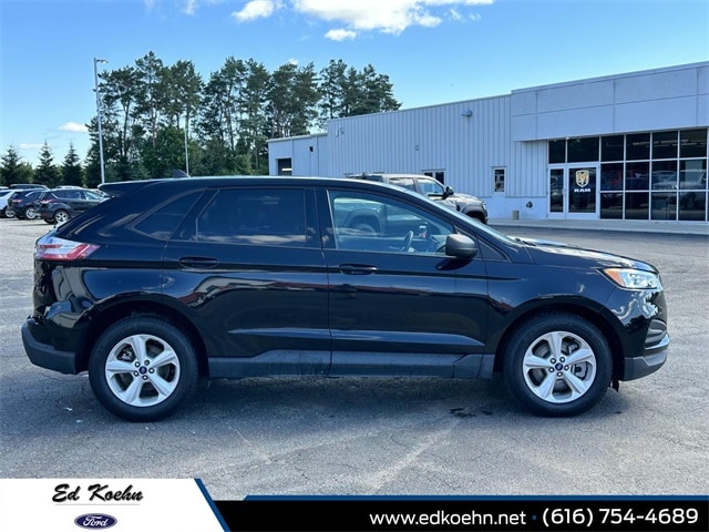 Used 2021 Ford Edge SE with VIN 2FMPK3G9XMBA22523 for sale in Greenville, MI