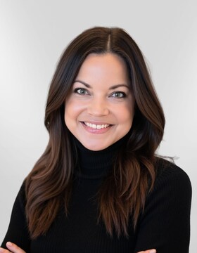 Staff member Nicole Murphy from ID_4739b94ba160