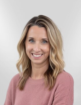 Staff member Deanna Johnson from ID_f2bb23562de7