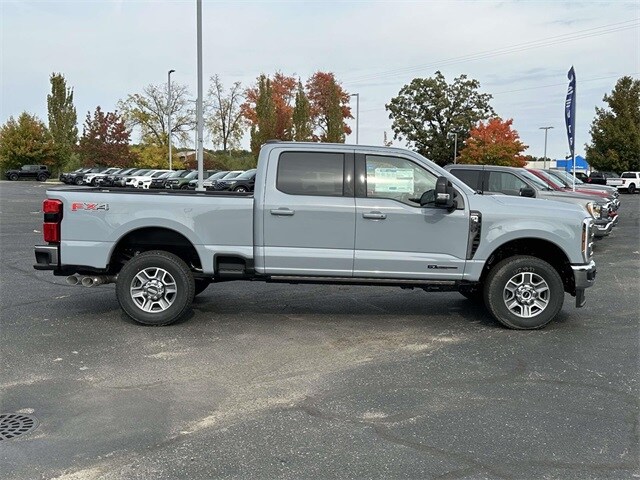 2026 Ford F-350 photo 2