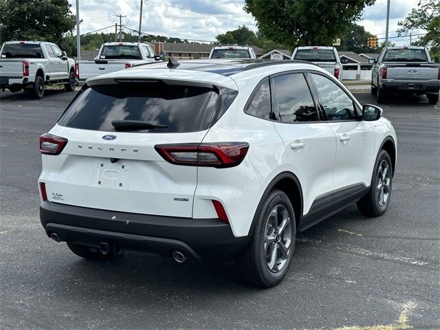 2025 Ford Escape Hybrid ST-Line Select photo 2