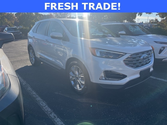 2020 Ford Edge Titanium's photo