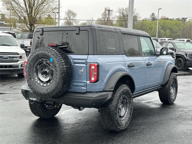 2025 Ford Bronco Badlands photo 3