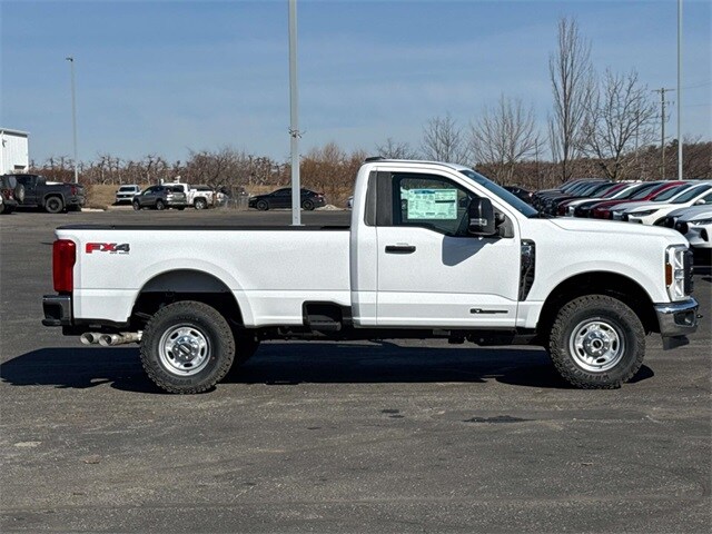 2025 Ford F-250 photo 2